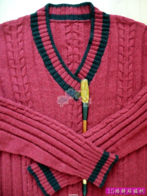男士枣红色鸡心领套头毛衣编织款式织法图解